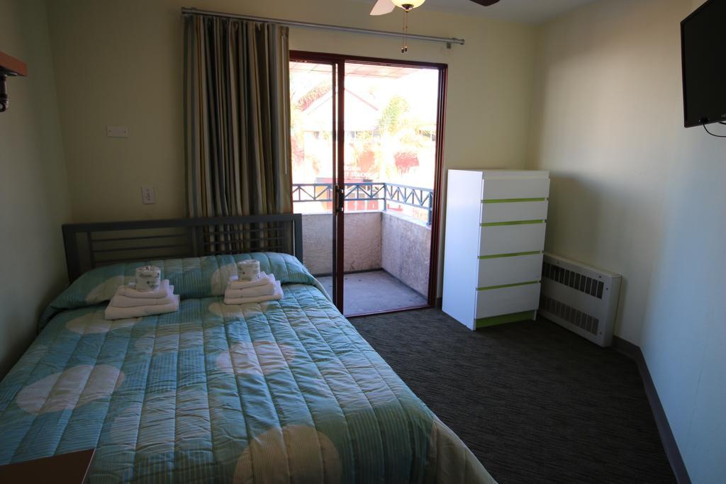 Vantaggio Suites San Diego Exterior photo