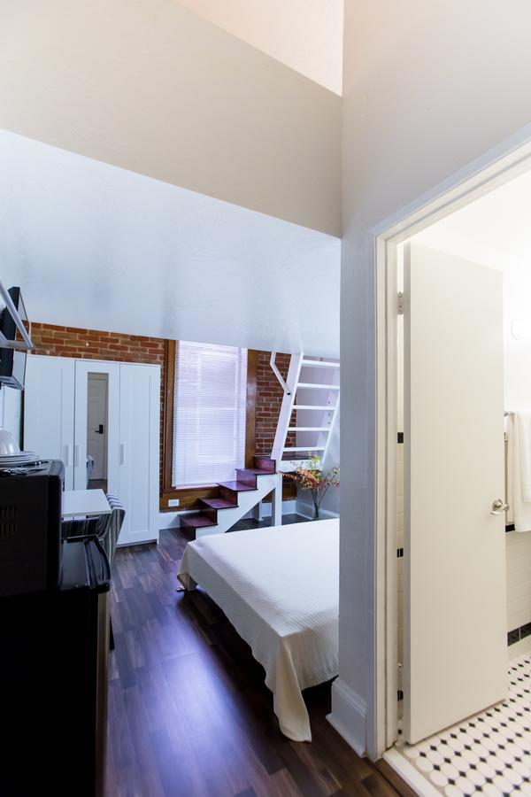 Vantaggio Suites San Diego Exterior photo
